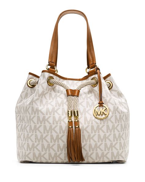 michael kors purse logo.